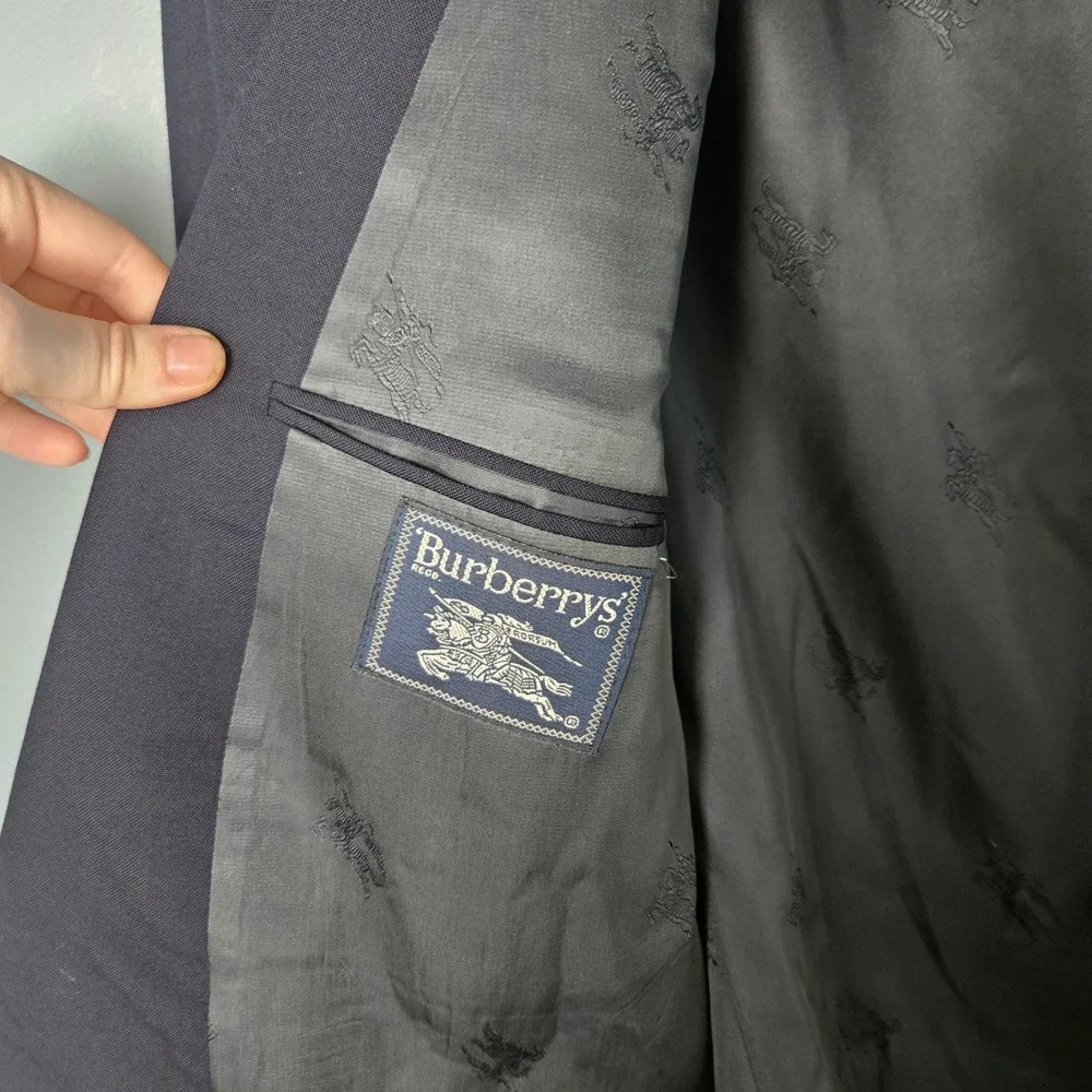 Vintage Burberrys' Navy Blue Wool Mens Blazer Size 44 Classic Crest Buttons